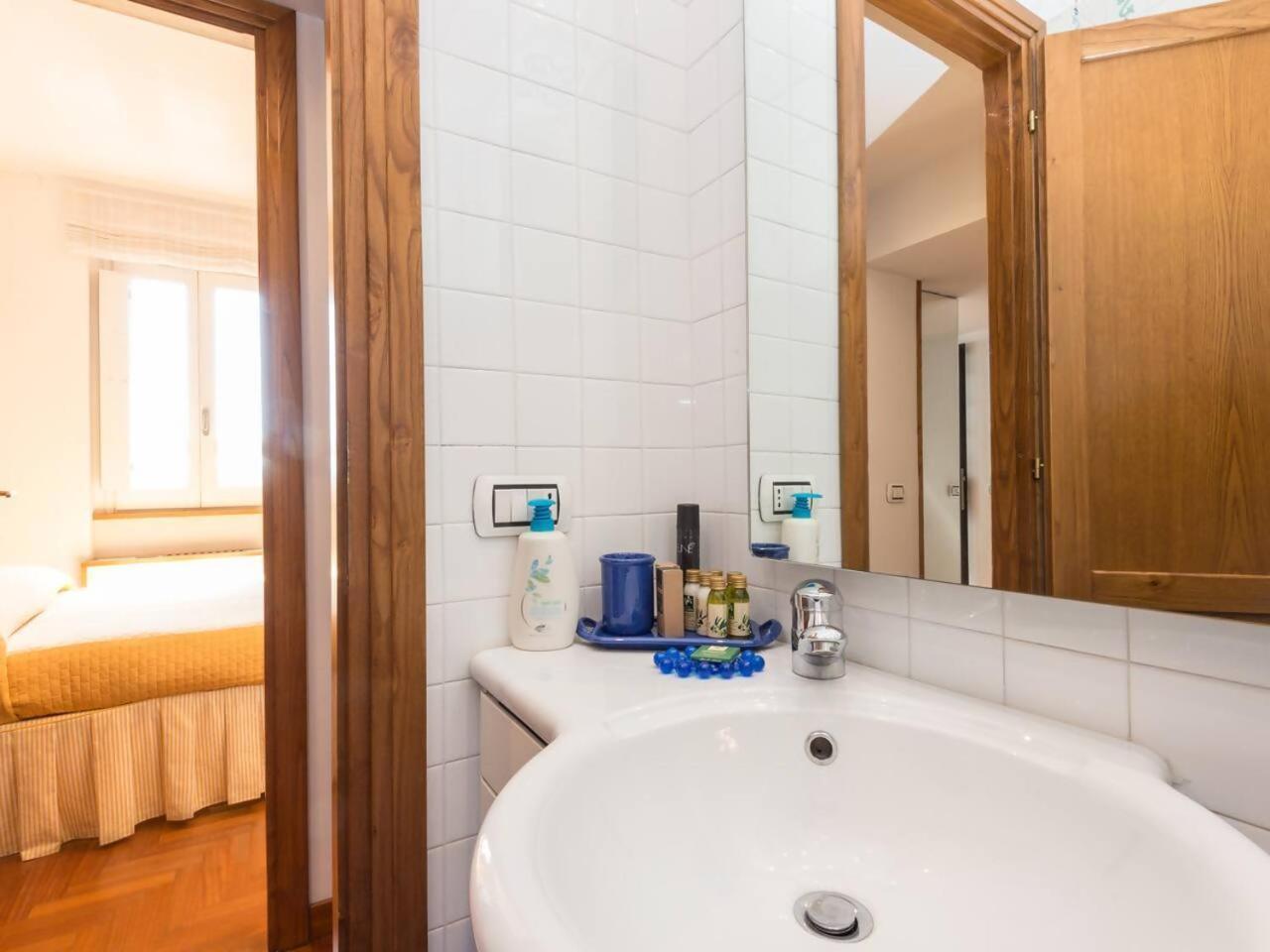 Apartamento Trevi Luxury With Terrace Roma Exterior foto