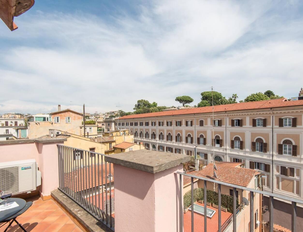 Apartamento Trevi Luxury With Terrace Roma Exterior foto